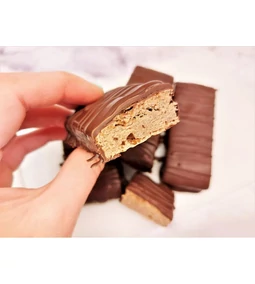 Utazós snack: miért jó választás a fehérjeszelet nyaraláshoz?